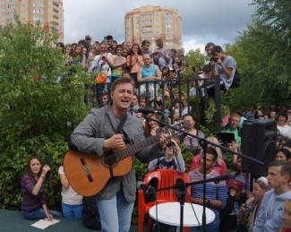 Сергей Безруков прочёл казанцам стихи Лермонтова и Есенина