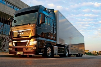 Дальнобойщиков временно освободили от новых штрафов