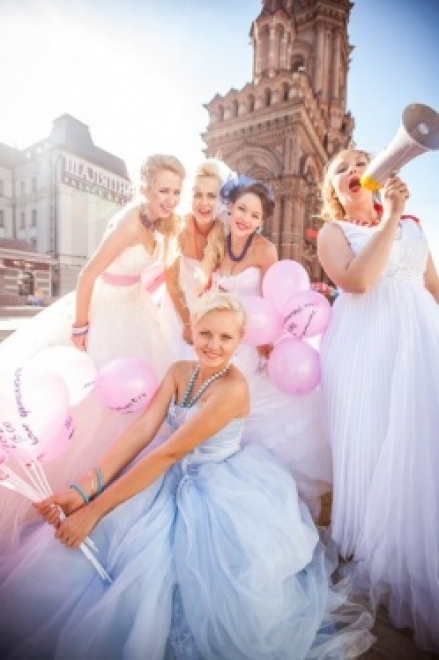 Жительниц Казани приглашают поучаствовать в Вальсе невест