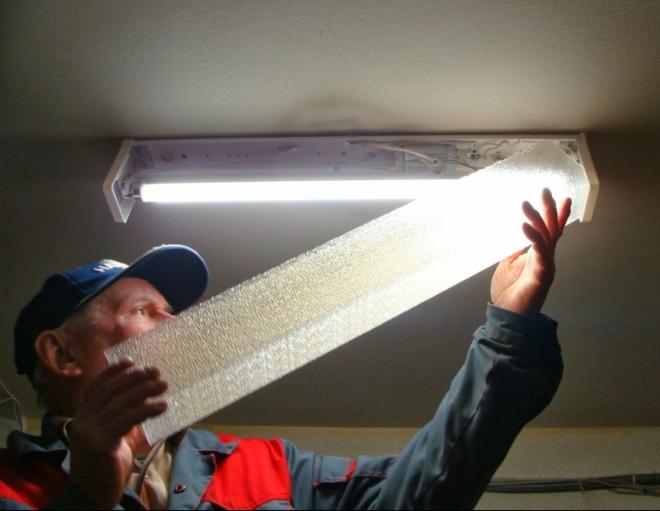 Люминесцентные светильники помогут сэкономить деньги на оплате электроэнергии