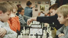 Новости  - С этого года в нескольких регионах страны школьникам начнут преподавать шахматы