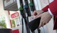 Новости Транспорт - Росстандарт и Роскачество,  этим летом, проведут проверки автомобильного топлива.