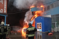 Новости  - Пожар уничтожил здание Вьетнамского рынка в Казани