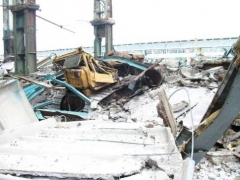 Новости  - В Набережных Челнах при разборке строения погиб тракторист