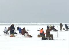 Новости  - МЧС: В Татарстане на Каме 13 рыбаков уплыли на оторвавшейся льдине