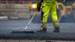 В России могут официально разрешить укладывать асфальт в плохую погоду
