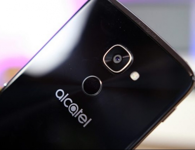 Alcatel анонсирует на MWC модульный смартфон