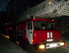 Новости  - В Казани спасатели вывели из горящей девятиэтажки 15 человек с детьми