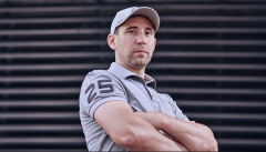 Хоккеист Данис Зарипов открывает в Татарстане производство одежды