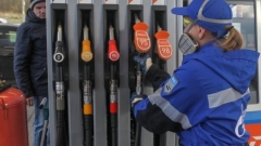 Новости  - По данным ФАР, 76% российских АЗС "недоливают" бензин.