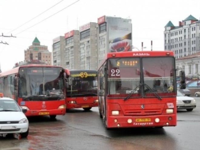 Три пассажира получили травмы при столкновении автобусов в Казани