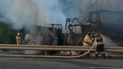 Новости  - На трассе М-7 столкнулись и загорелись фуры